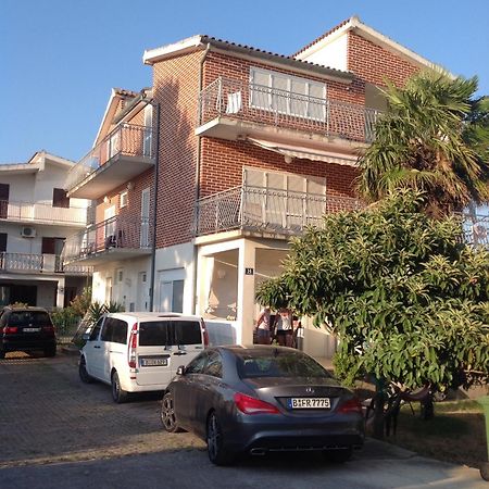 Apartments More Pirovac Kültér fotó