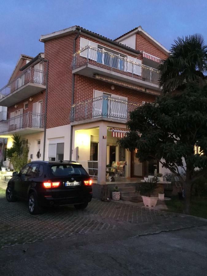 Apartments More Pirovac Kültér fotó